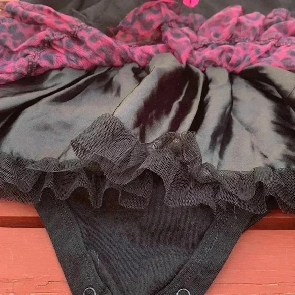 Baby Glam party dress with  under skirt and ruffles, long sleeves w black bow - Picture 3 of 8